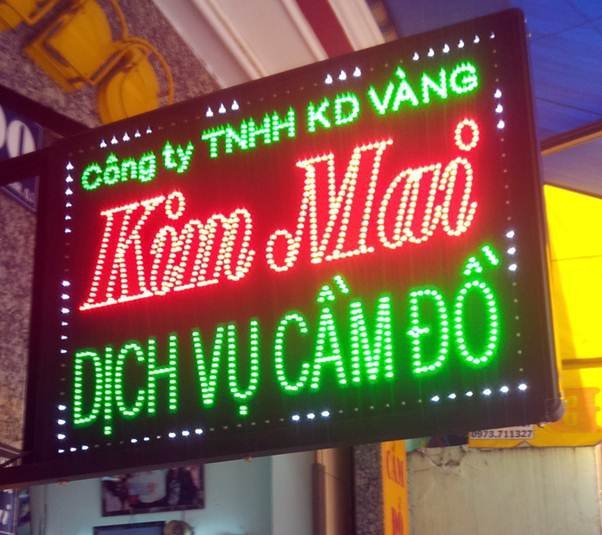 Bảng hiệu đèn LED đứng