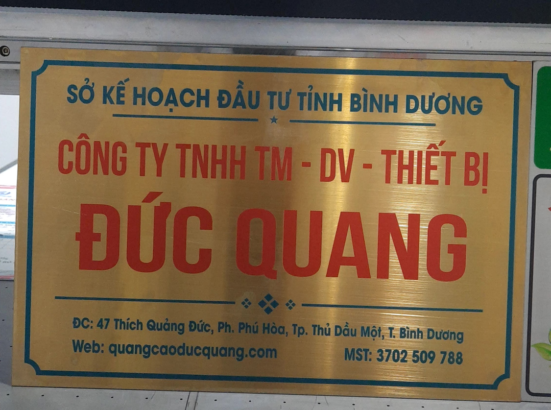 Khám phá sức mạnh của bảng hiệu in UV trong quảng bá thương hiệu