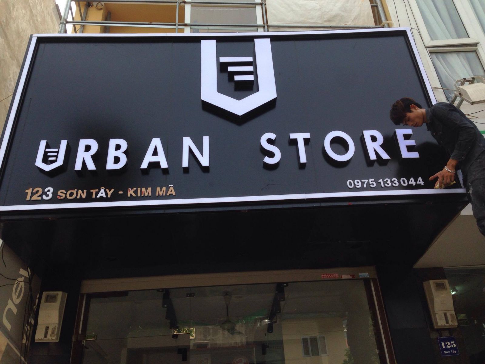 Biển quảng cáo alu chữ nổi