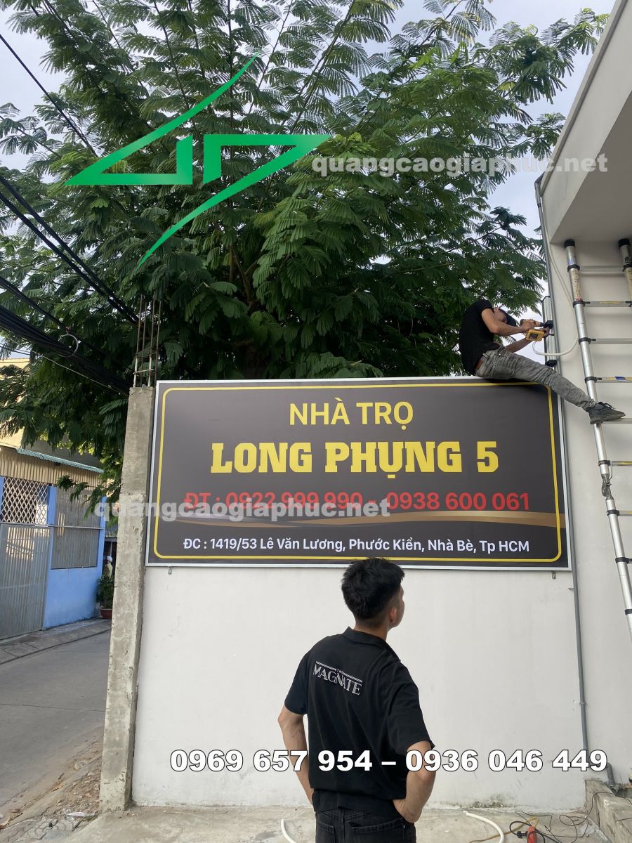 Thi công biển quảng cáo ngoài trời